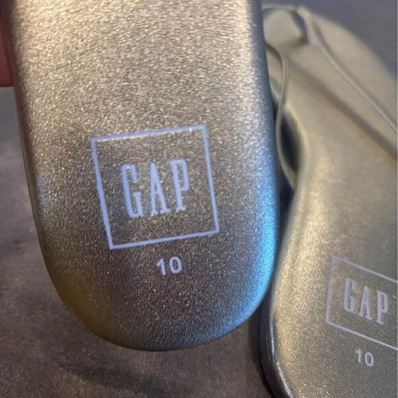 GAP woman’s gold sandals. Minimalist. Size 10. Brand new. Great for vacation. - Picture 9 of 9